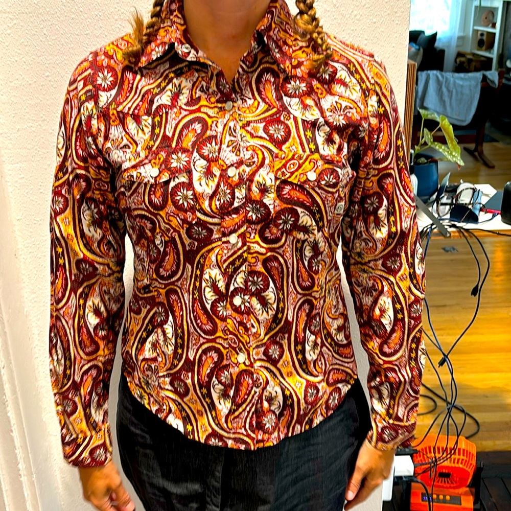 Amazing pasley pattern western style snap shirt